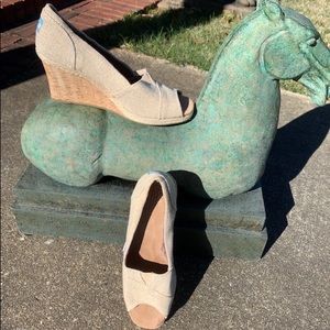 🦋TOMS Wedge Sandals